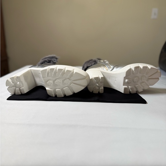 Giuseppe Zanotti Metallic Fur Platform Boots | Size 40 | NIB - Picture 3 of 7